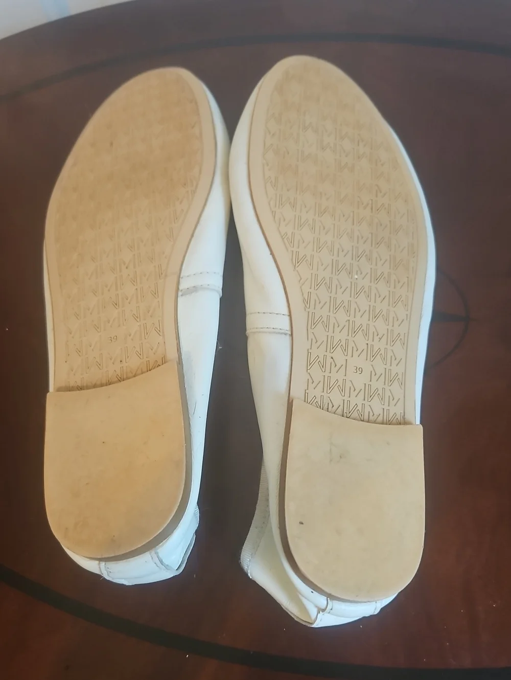 Mango Classic White Leather Women’s Ballet Flats